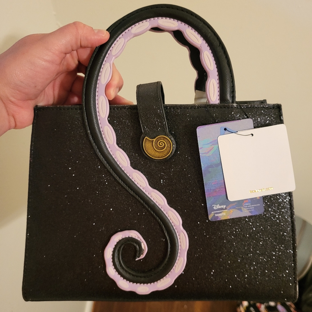✨️RARE✨️Ursula Loungefly handbag